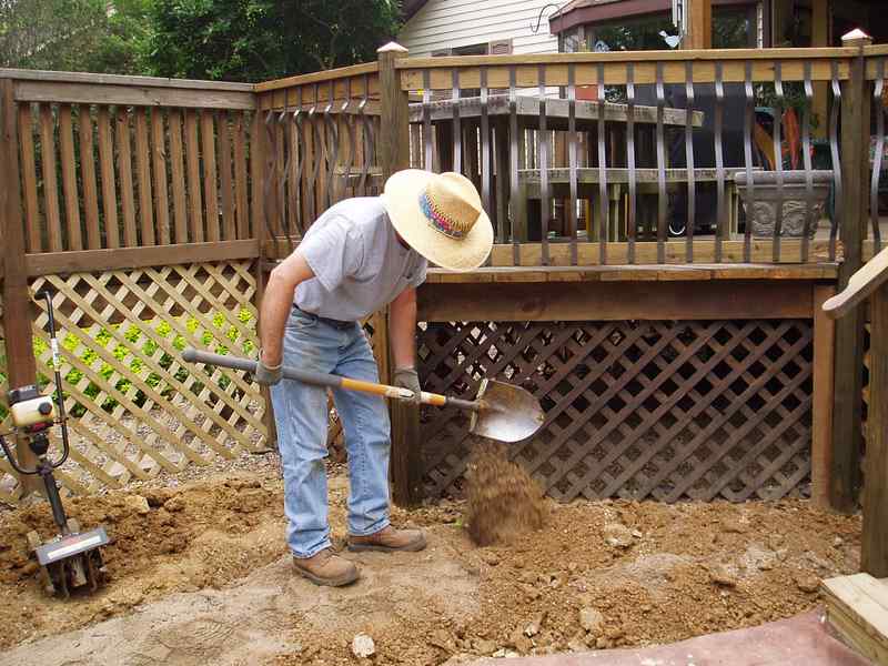 Dan's digging in the dirt!
